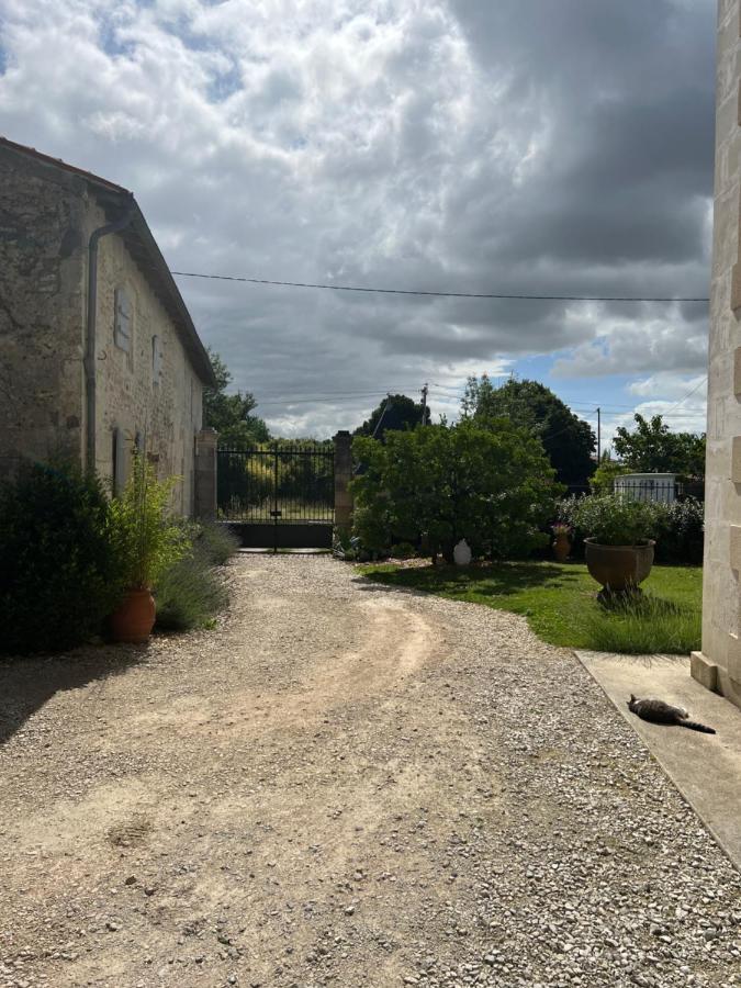 Chambres D'Hotes Dans Maison De Maitre Chaniers Buitenkant foto